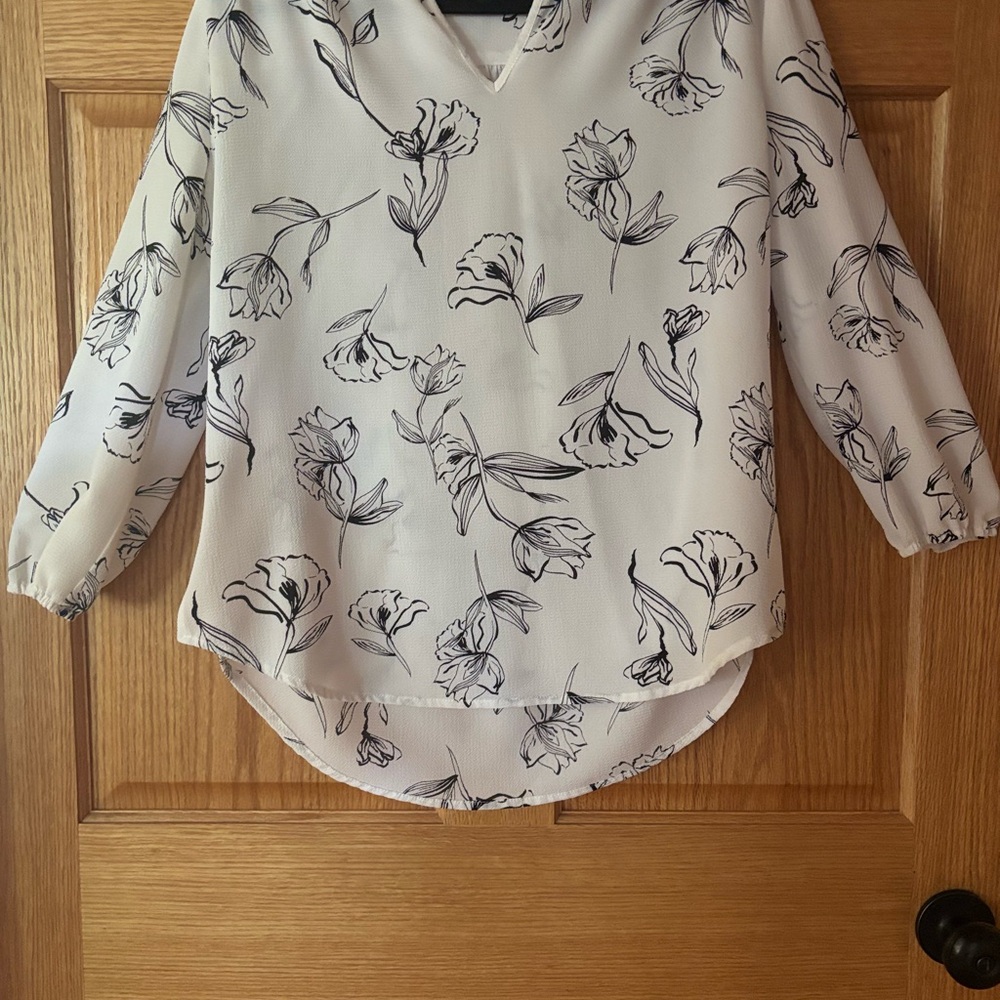Fun 2 Fun Black and White Floral Blouse